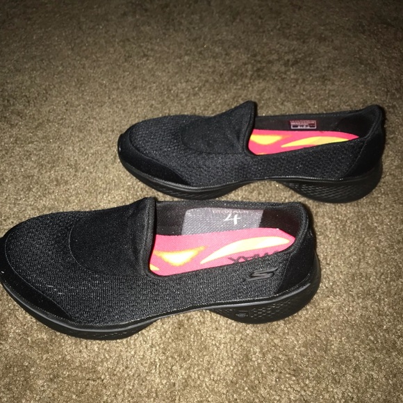 Brand New Skechers - Picture 4 of 4